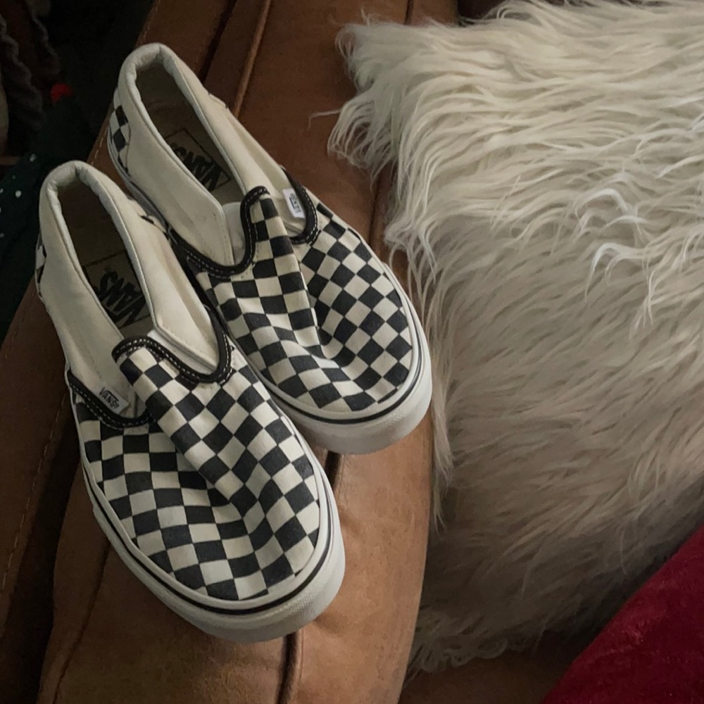 vans checkerboard slip on size 9